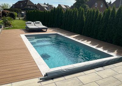 Schwimmbecken