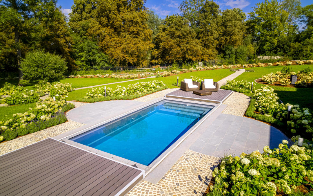 Novacomet Schwimmbecken mit Pooldeck