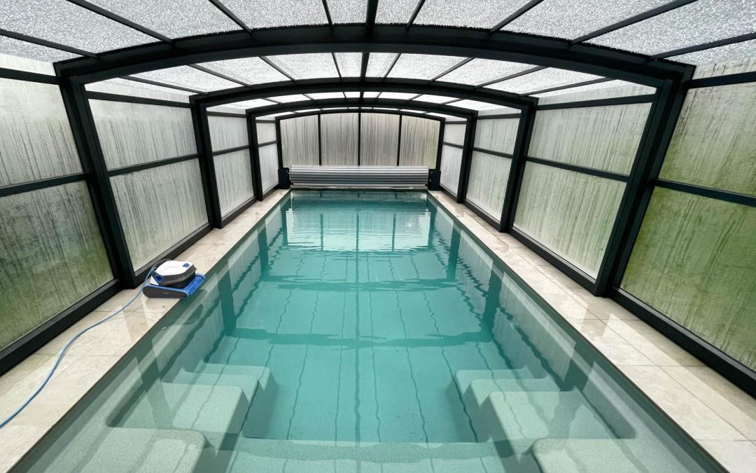 GFK Schwimmbecken mit Überdachung