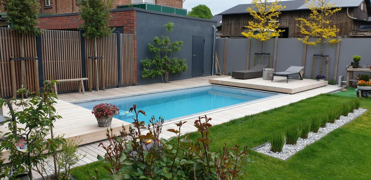 Schwimmbecken & Poolbau im eigenen Garten Poolkind