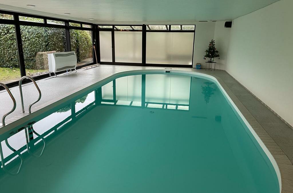Schwimmhalle Sanierung Beton-Fliesenpool